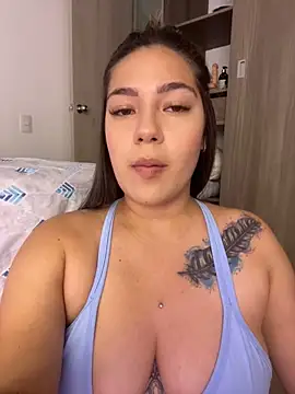 Snapshot of Latina_vanessa chatting on February 3, 2025, 10:21 pm Latina vanessa online show from February 3, 2025, 10:21 pm