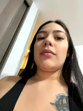 Snapshot of Latina_vanessa chatting on October 10, 2025, 10:54 pm Latina vanessa online show from October 10, 2025, 10:54 pm