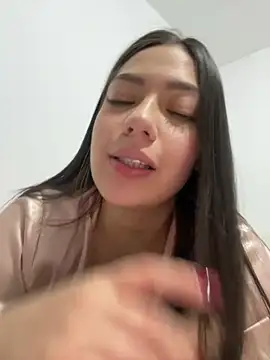 Latina vanessa online show from February 13, 2026, 2:22 am