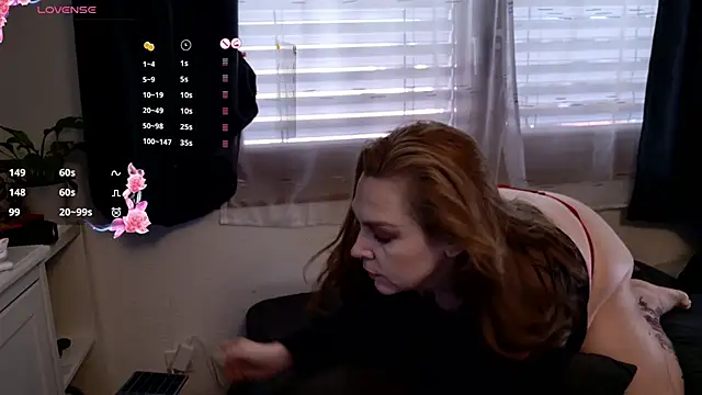 Snapshot of Big_Beautiful_MILF chatting on September 18, 2025, 12:52 pm Big Beautiful MILF online show from September 18, 2025, 12:52 pm