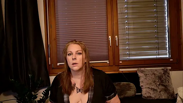 Snapshot of Big_Beautiful_MILF chatting on October 2, 2025, 11:46 am Big Beautiful MILF online show from October 2, 2025, 11:46 am