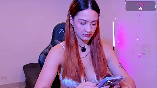 Snapshot of Amypond__ chatting on February 4, 2026, 4:24 pm Amypond online show from February 4, 2026, 4:24 pm