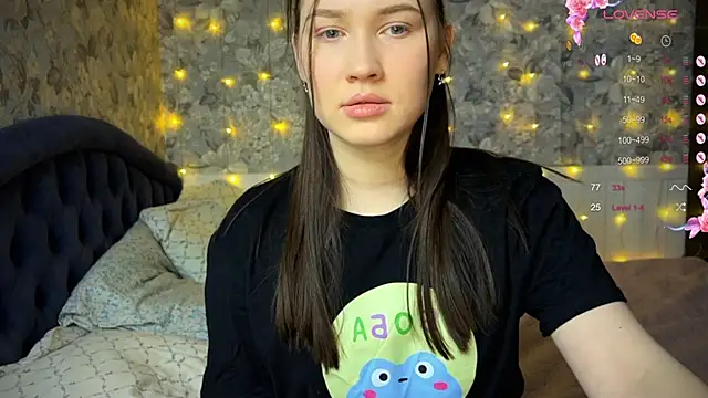 ChloeMillerMeow online show from February 26, 2025, 5:10 pm