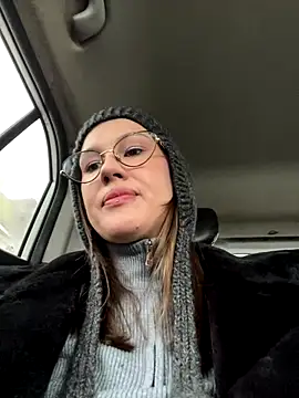 RinaCat online show from November 7, 2025, 6:07 am