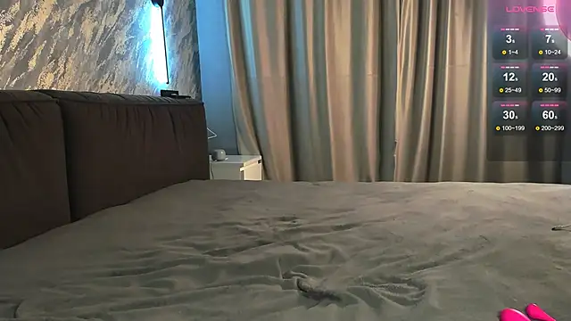 Snapshot of laflamebella chatting on December 15, 2025, 3:18 pm laflamebella online show from December 15, 2025, 3:18 pm