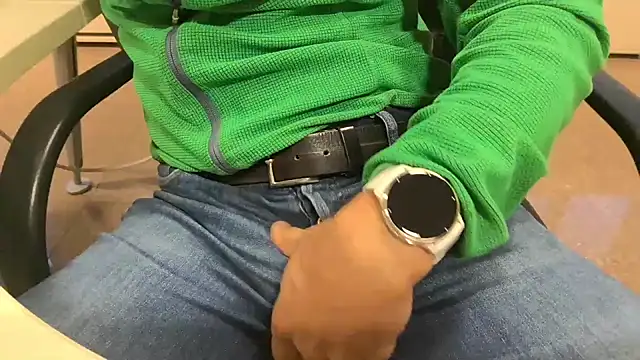 alessandroman2114 online show from November 2, 2025, 4:01 pm