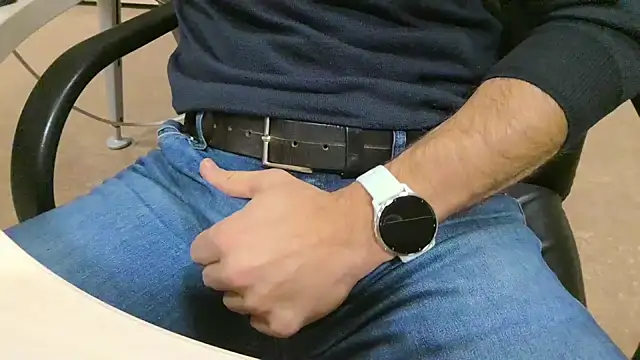 alessandroman2114 online show from November 27, 2025, 5:02 pm