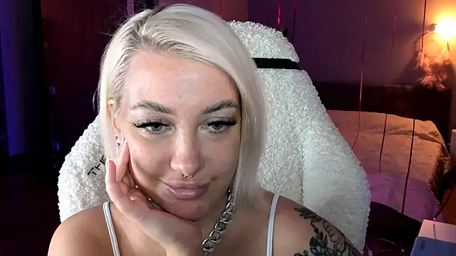 Snapshot of tykioty_Miley chatting on March 2, 2025, 3:19 pm tykioty Miley online show from March 2, 2025, 3:19 pm