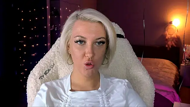 Snapshot of tykioty_Miley chatting on December 14, 2024, 12:22 pm tykioty Miley online show from December 14, 2024, 12:22 pm