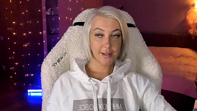 Snapshot of tykioty_Miley chatting on January 29, 2025, 2:21 pm tykioty Miley online show from January 29, 2025, 2:21 pm