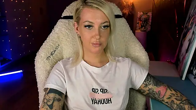 tykioty Miley online show from April 11, 2026, 12:09 pm