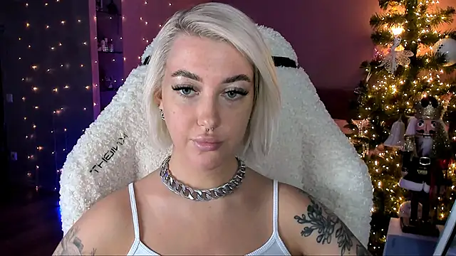 Snapshot of tykioty_Miley chatting on December 29, 2024, 11:29 am tykioty Miley online show from December 29, 2024, 11:29 am