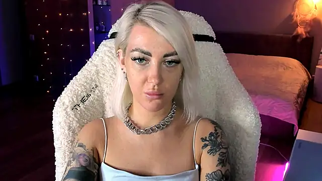 Snapshot of tykioty_Miley chatting on December 3, 2025, 3:22 pm tykioty Miley online show from December 3, 2025, 3:22 pm