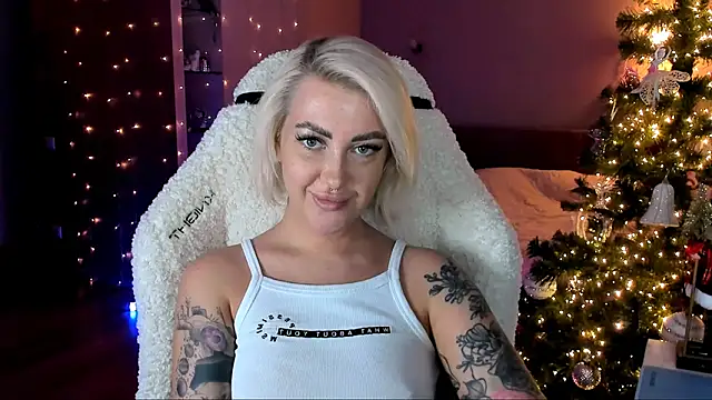 Snapshot of tykioty_Miley chatting on January 10, 2025, 3:16 pm tykioty Miley online show from January 10, 2025, 3:16 pm