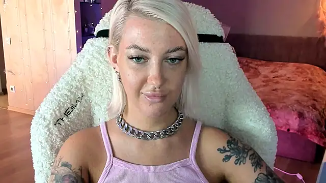 Snapshot of tykioty_Miley chatting on September 19, 2025, 11:36 am tykioty Miley online show from September 19, 2025, 11:36 am