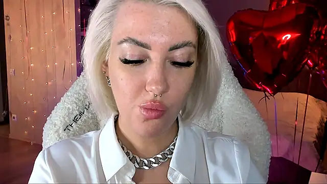 Snapshot of tykioty_Miley chatting on February 14, 2025, 1:08 pm tykioty Miley online show from February 14, 2025, 1:08 pm