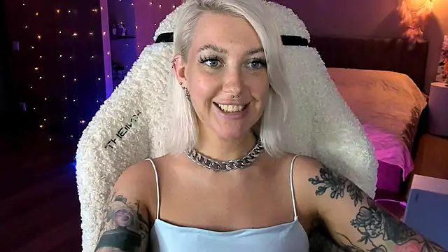 Snapshot of tykioty_Miley chatting on November 19, 2025, 2:39 pm tykioty Miley online show from November 19, 2025, 2:39 pm