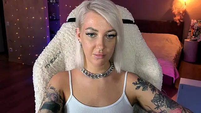 Snapshot of tykioty_Miley chatting on November 9, 2025, 11:36 am tykioty Miley online show from November 9, 2025, 11:36 am