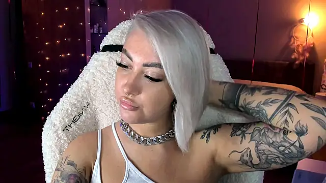 Snapshot of tykioty_Miley chatting on March 14, 2025, 5:46 pm tykioty Miley online show from March 14, 2025, 5:46 pm