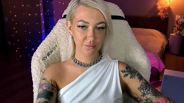 Snapshot of tykioty_Miley chatting on November 17, 2025, 11:03 am tykioty Miley online show from November 17, 2025, 11:03 am