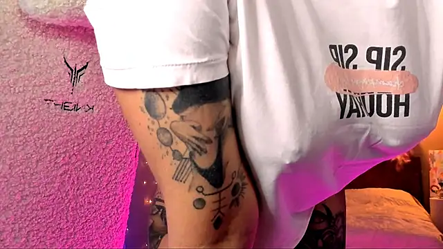 Snapshot of tykioty_Miley chatting on January 17, 2025, 6:23 pm tykioty Miley online show from January 17, 2025, 6:23 pm