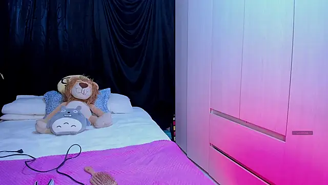 Karla hernandez  online show from April 20, 2026, 11:02 am