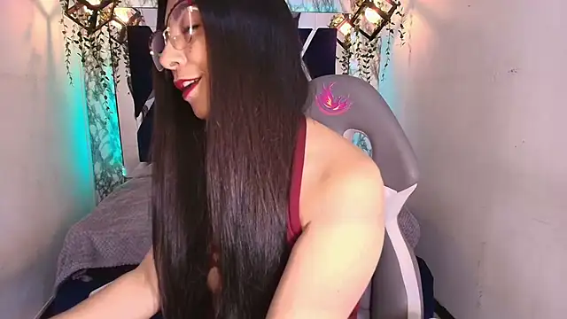 Karla hernandez  online show from October 23, 2025, 11:42 am