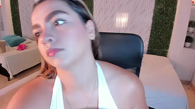 Snapshot of ambarcarterr chatting on September 29, 2025, 3:50 pm ambarcarterr online show from September 29, 2025, 3:50 pm