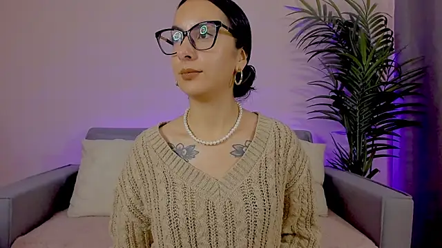 miadaniells hot online show from April 30, 2026, 1:07 pm