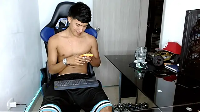 Snapshot of Juan_da01 chatting on March 16, 2025, 12:12 am Juan da01 online show from March 16, 2025, 12:12 am