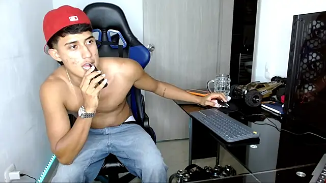 Snapshot of Juan_da01 chatting on March 12, 2025, 7:57 am Juan da01 online show from March 12, 2025, 7:57 am