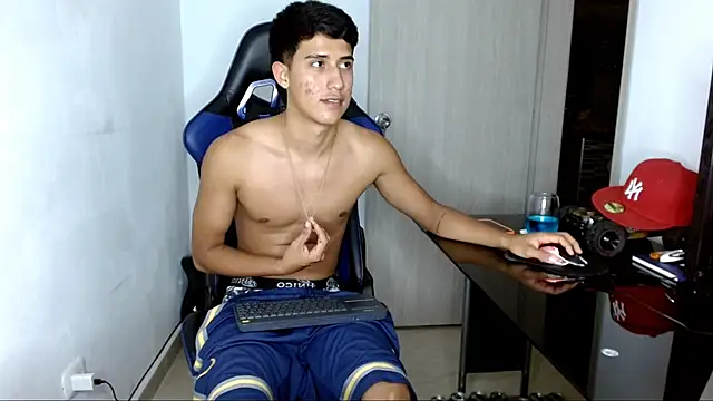 Snapshot of Juan_da01 chatting on March 21, 2025, 3:33 am Juan da01 online show from March 21, 2025, 3:33 am