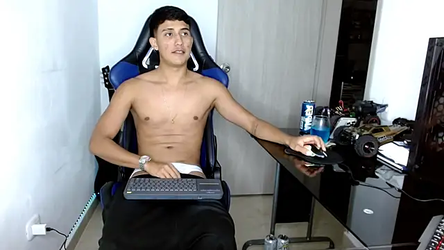 Snapshot of Juan_da01 chatting on February 27, 2025, 12:36 am Juan da01 online show from February 27, 2025, 12:36 am