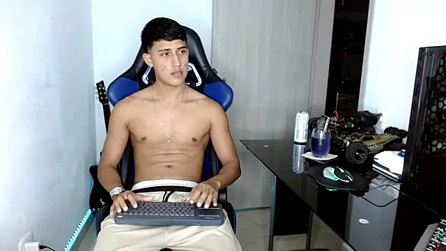 Snapshot of Juan_da01 chatting on February 25, 2025, 12:47 am Juan da01 online show from February 25, 2025, 12:47 am