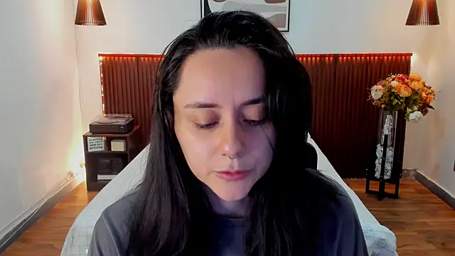 Snapshot of KatherineBond chatting on July 13, 2026, 4:17 pm KatherineBond online show from July 13, 2026, 4:17 pm