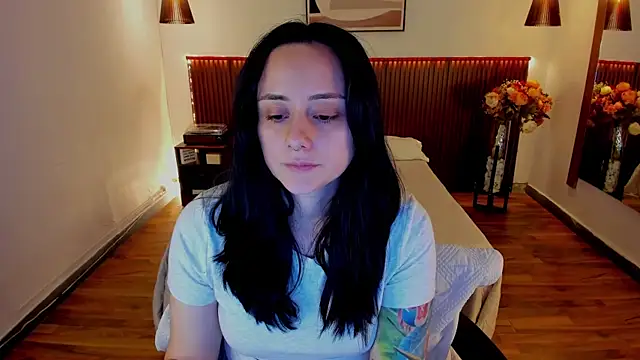 Snapshot of KatherineBond chatting on July 28, 2026, 7:39 pm KatherineBond online show from July 28, 2026, 7:39 pm