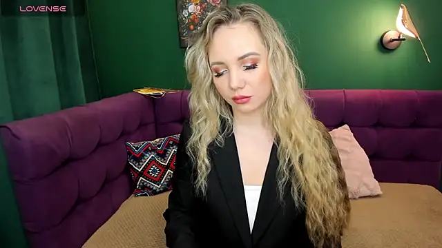 EvaMoran online show from September 22, 2025, 1:55 am