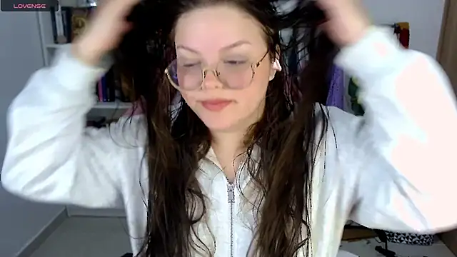 Gabiwaifu online show from November 23, 2025, 3:49 am