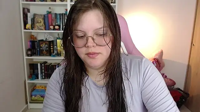 Snapshot of Gabiwaifu chatting on June 7, 2026, 5:40 pm Gabiwaifu online show from June 7, 2026, 5:40 pm