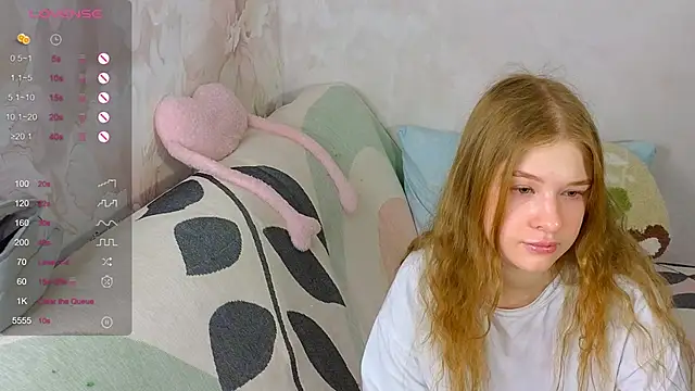 Snapshot of TrissMerigold9 chatting on December 2, 2025, 8:38 am TrissMerigold9 online show from December 2, 2025, 8:38 am