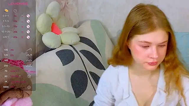 TrissMerigold9 online show from October 31, 2025, 9:28 am