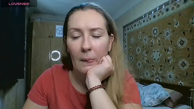 AnnaXLovers online show from June 11, 2026, 8:33 am