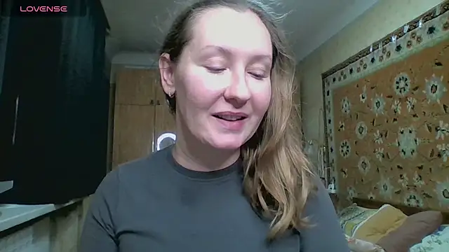 AnnaXLovers online show from October 31, 2025, 12:57 pm