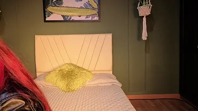 LILA ELLIOT online show from December 20, 2025, 8:39 am