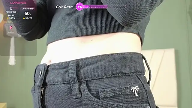 LILA ELLIOT online show from March 4, 2026, 7:43 pm