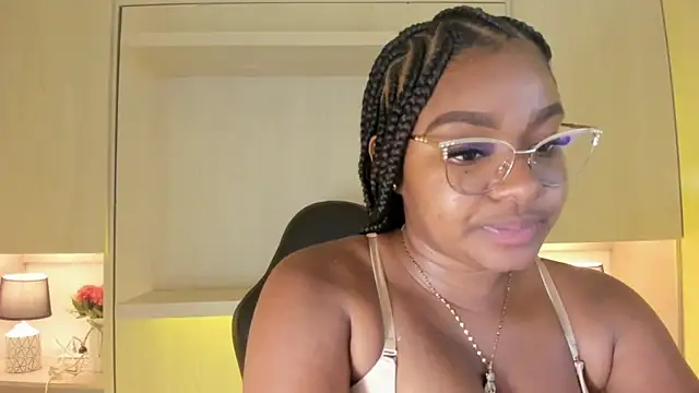 Snapshot of tamaraa_smiith chatting on December 16, 2025, 7:40 pm tamaraa smiith online show from December 16, 2025, 7:40 pm