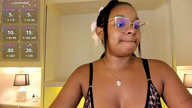 Snapshot of tamaraa_smiith chatting on November 13, 2025, 7:40 pm tamaraa smiith online show from November 13, 2025, 7:40 pm