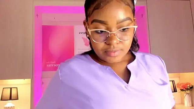 Snapshot of tamaraa_smiith chatting on December 5, 2025, 7:34 pm tamaraa smiith online show from December 5, 2025, 7:34 pm