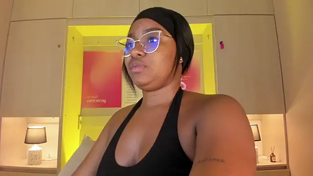 tamaraa smiith online show from April 16, 2026, 9:39 pm