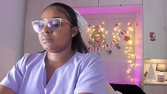 Snapshot of tamaraa_smiith chatting on December 4, 2025, 8:41 pm tamaraa smiith online show from December 4, 2025, 8:41 pm